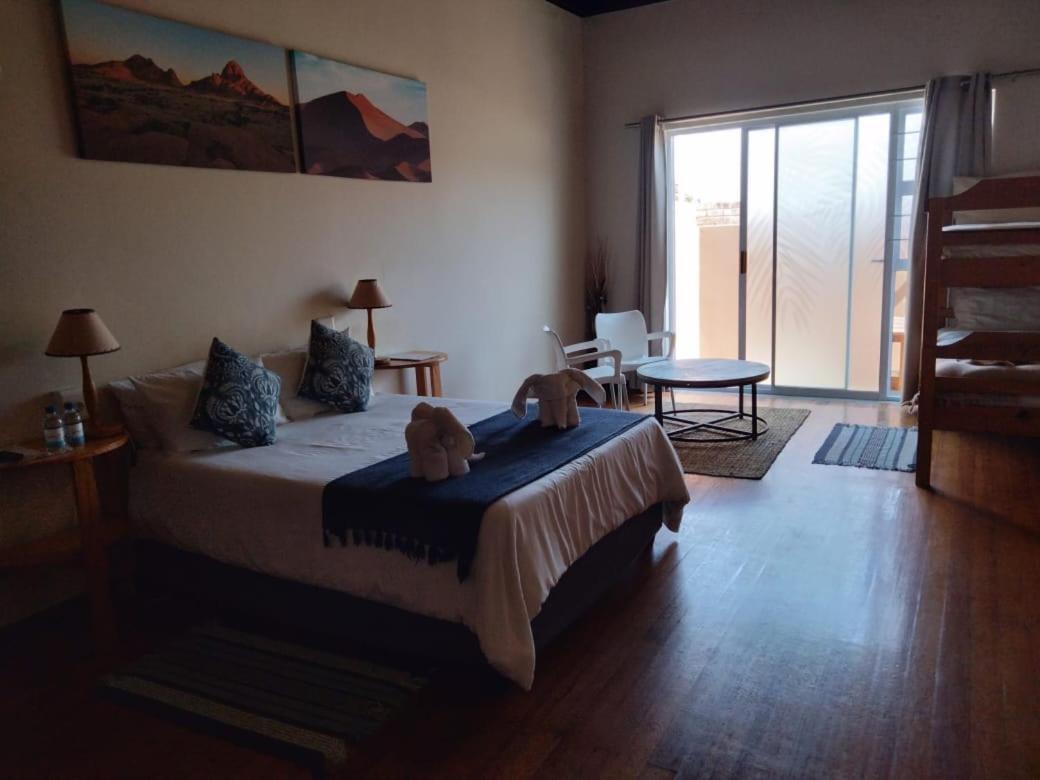 The Mole Guesthouse スワコプムント エクステリア 写真